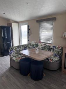 Take me to the beach at J&S caravan holidays Newquay Bay resort