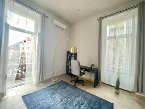 Logodi Castle Hill Residence I 1 Free Parking I Self Check-In