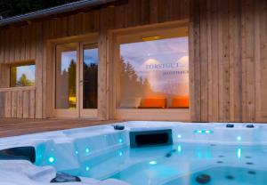 Forstgut - Premium Waldchalets und Lodge Suiten