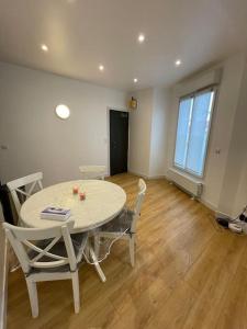 Appartements Paris Centre CLAMART Hopital PERCY APPART 2 pieces TRES Lumineux Grand : photos des chambres
