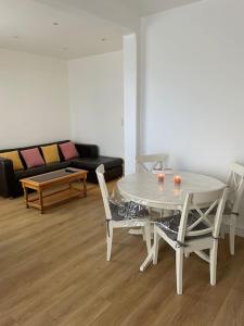 Appartements Paris Centre CLAMART Hopital PERCY APPART 2 pieces TRES Lumineux Grand : photos des chambres