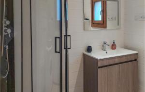 Maisons de vacances Lovely Home In Sainte Croix-volvestre With Kitchen : photos des chambres