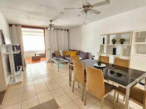 HOLIDAYS BEACH & POOL ,AIRCOND , Las Americas