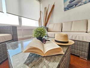 HOLIDAYS BEACH & POOL, AIRCOND, Playa de las Americas, Tenerife
