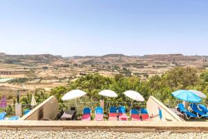 Ta Guljetta Villa Sleeps 8 with Pool