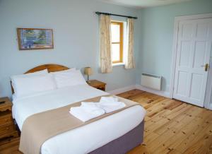 Dingle Courtyard Cottages 4 Bed Sleeps 8