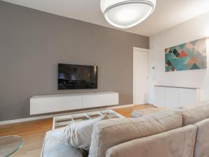 The Best Rent - Modern three-bedroom apartment with terrace in Cenisio district