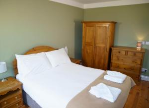 Dingle Courtyard Cottages - 3 Bed NO 12 by Trident Holiday Homes
