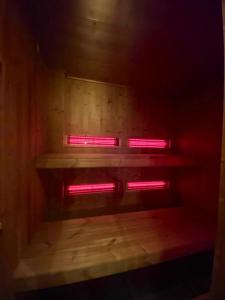 Chalets Chalet de 6 chambres avec sauna terrasse amenagee et wifi a Font Romeu Odeillo Via a 1 km des pistes : photos des chambres