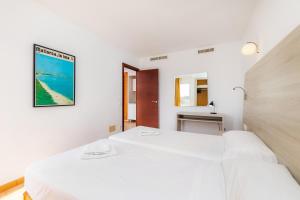 Apto con Terraza 402