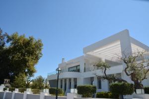 Mythodea & Kalliston Apartments