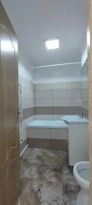 Apartament 3 camere, Central, Parcare gratuita - Argintari