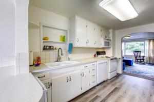Charming Eugene Vacation Rental - 3 Mi to Downtown