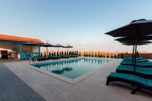 Vila Mavis-cazare cu piscina incalzita 1 mai-30 sept