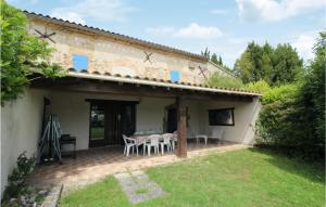 Maisons de vacances Stunning home in Fanjeaux with Outdoor swimming pool, WiFi and 2 Bedrooms : photos des chambres