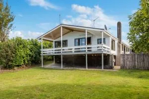 Lakefront Gem - Kuratau Holiday Home - Kuratau