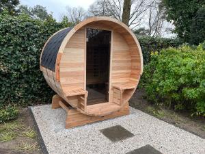 Villa Victoria with sauna in Ermelo