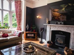 Lonsdale Villa Retreat