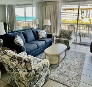 SOUTH HAMPTON 305 3BR 3BA OCEANVIEW Condo