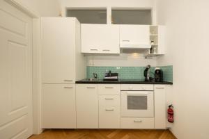 Delightful 1 bedroom near Schönbrunn and Westbahnhof with big porch