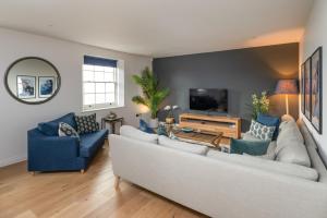 Bath Penthouse with amazing views and lift access