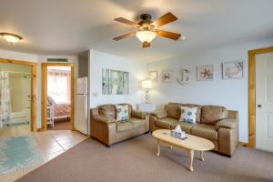 Wells Vacation Rental about 1 Mi to Beach Access!