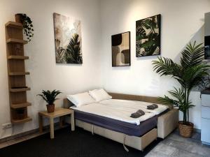 S18 "Garden in the City" Apartment