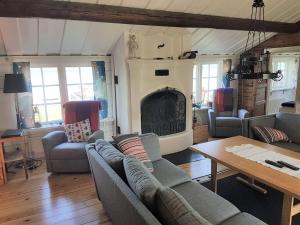 A Cottage with boat sauna & whirlpool as optional