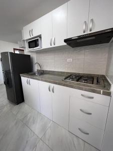 Liliana Prado Edificio Bailey Boat Apt 303