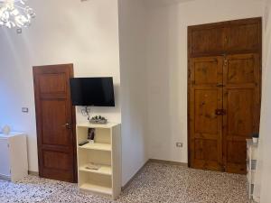 Free Parking - Tosca Apartment - Ampio Appartamento nel Borgo Medioevale di Suvereto