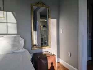 Premium Queen Room with Two Queen Beds - Top Floor room in Stanton House Inn