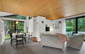 Lovely Home In Højslev With Wifi