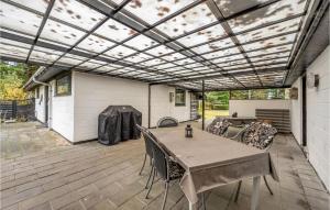 Lovely Home In Højslev With Wifi