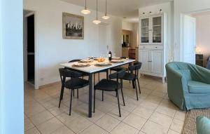 Appartements Beautiful apartment in Maulon dArmagnac with Outdoor swimming pool, WiFi and 3 Bedrooms : photos des chambres