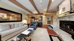 Timberline Condominiums 2 Bedroom Deluxe Unit D2D - Redstone