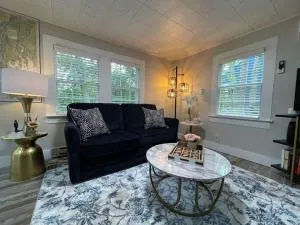 Spacious 1 Bedroom Close to Everything 4 - Round Pond