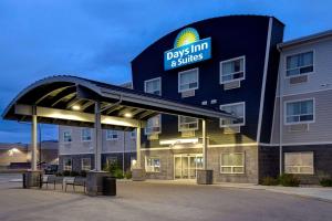 Days Inn & Suites by Wyndham Warman
