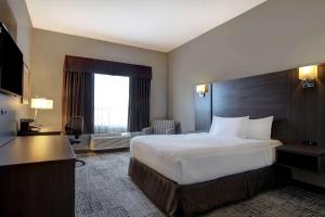 Days Inn & Suites by Wyndham Warman