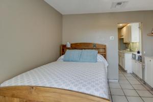 Tucson Studio with Private Backyard - Great Location