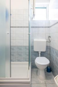 Apartments by the sea Pasman - 8221