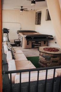Casa Charleston-3BR-2Bath-Private HOT TUB-Pet Friendly-No Pet Fees!