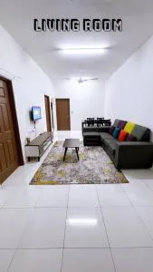 HomeSTAY PANGSAPURI SAMUDERA SERI MANJUNG LUMUT - 斯里曼绒