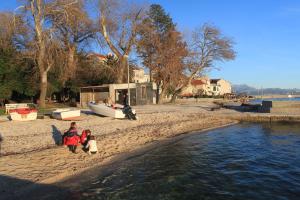 Apartments with a parking space Kastel Luksic, Kastela - 20656