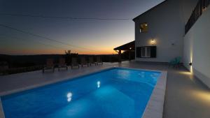 Holiday house with a swimming pool Dolenja Vas, Central Istria - Sredisnja Istra - 20747