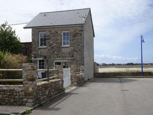 Maisons de vacances Holiday Home, Portbail, sea view : photos des chambres