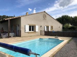 Villas Comfy Villa in Montbrun des Corbieres with Garden : Villa 3 Chambres