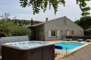 Villas Comfy Villa in Montbrun des Corbieres with Garden : photos des chambres