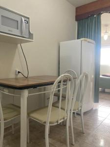 Joneson aluga QUITINETE próximo a Praia do Forte até 4 pessoas