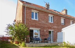 Maisons de vacances Stunning Home In Leffrinckoucke With Wifi And 3 Bedrooms : photos des chambres