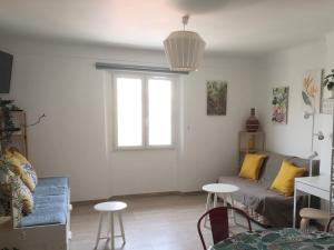 spacieux logement vieil antibes climatisé 5 minutes plages